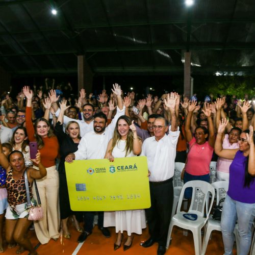 Com investimento de mais de R$ 2 milhões, Governo do Ceará inaugura ginásio poliesportivo, areninha e brinquedopraça em Jaguaribe