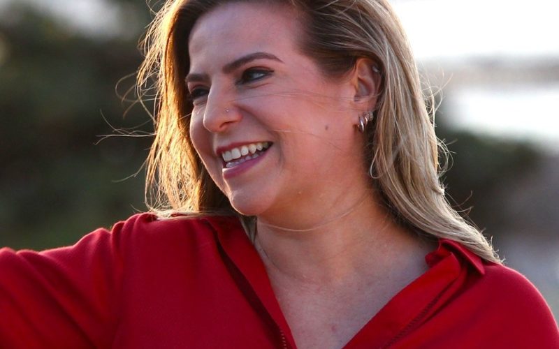 Luizianne Lins e outros 12 brasileiros serão deportados por Israel nesta terça-feira (7)