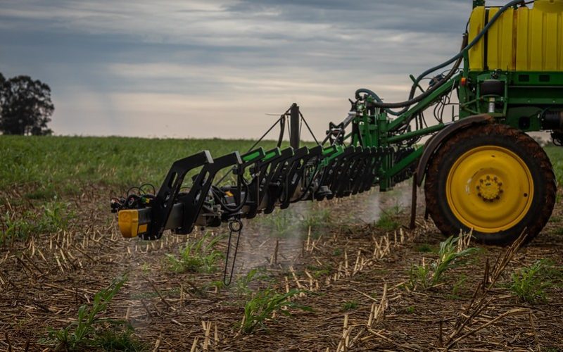Setor de distribuição de insumos agropecuários faturou R$ 167 bilhões em 2024