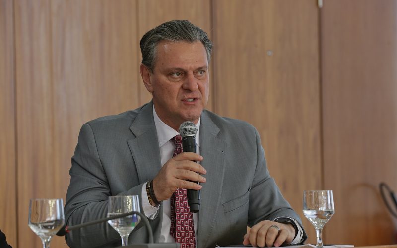Embargo às exportações pode ser reduzido com conversas diplomáticas, diz Fávaro