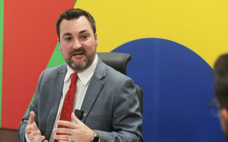 Brasil analisa ‘forma’ e não o ‘conteúdo’ das negociações com os EUA sobre tarifaço, diz secretário do Mapa