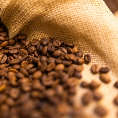 Cecafé aposta em diálogo para evitar tarifas dos EUA e descarta cotas de exportação