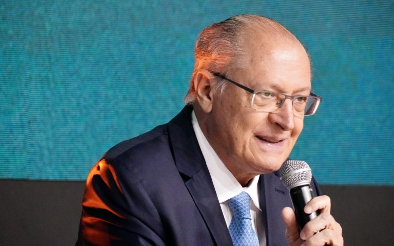 Alckmin diz que prioridade não é retaliar os EUA, mas resolver tarifa injusta