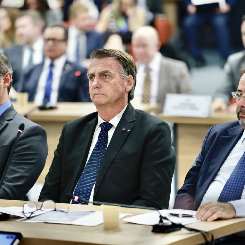 Bolsonaro nega golpe, mas confirma minuta; especialista prevê condenação