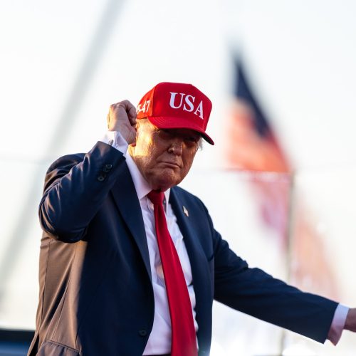 Trump pede que Departamento de Justiça investigue frigoríficos nos EUA por alta da carne