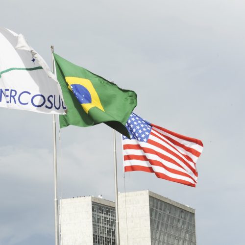 No Parlamento Europeu, agora apoio ao Mercosul e críticas aos EUA