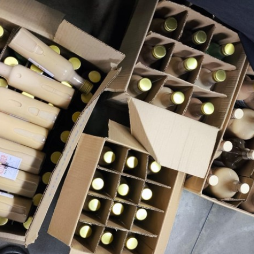 Fiscais apreendem bebidas alcoólicas irregulares em feira de Curitiba