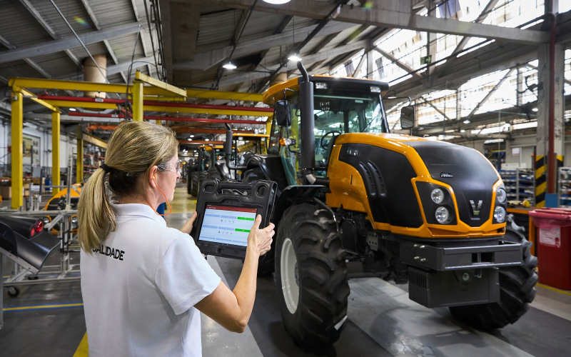 AGCO aplica inteligência artificial para produzir tratores ‘sob medida’ no Brasil