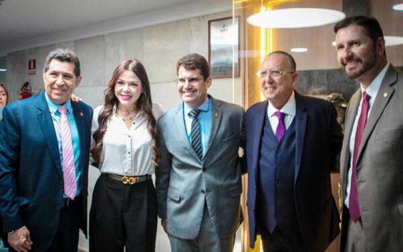 Título de Cidadão Cearense ao narrador Galvão Bueno