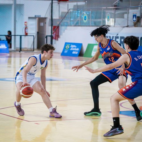 Equipe do Ceará de basquete masculino conquista medalha de prata nos Jogos da Juventude