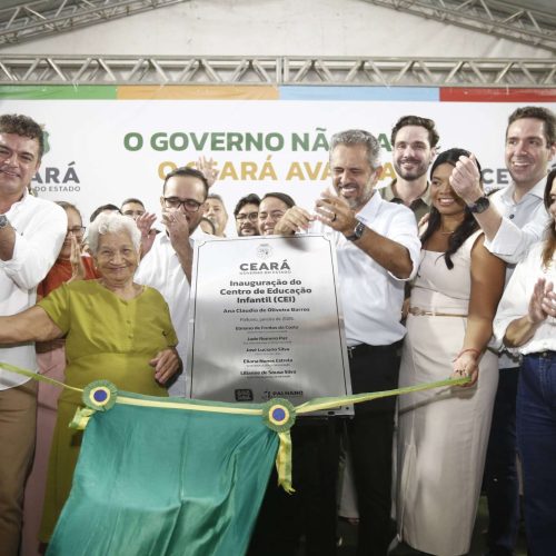 Pacote de entregas: população de Palhano comemora chegadas de CEI, areninha, tablets para estudantes e reforma de estádio