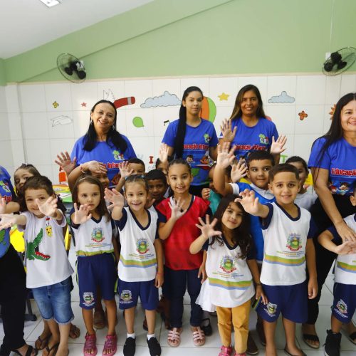 População de Ararendá comemora chegada de CEI e Areninha