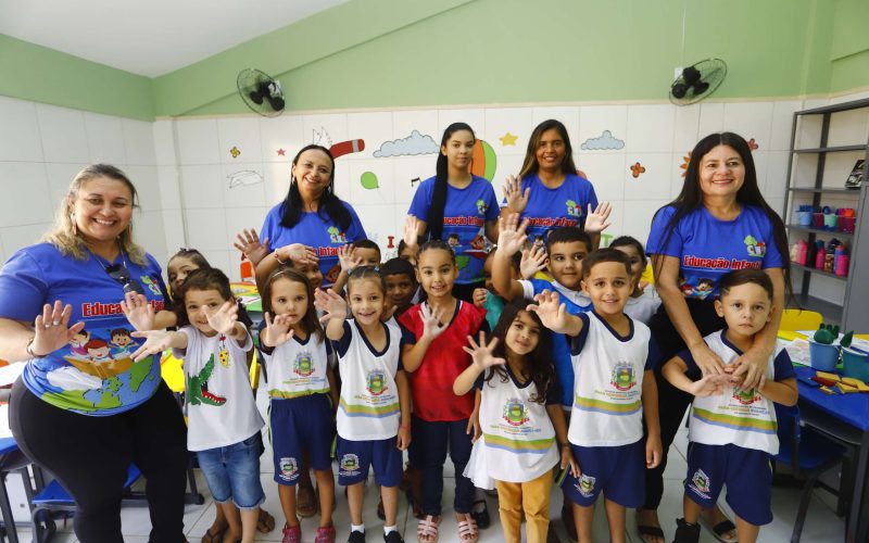 População de Ararendá comemora chegada de CEI e Areninha