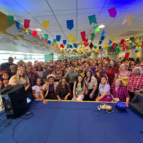 300 idosos participam do São João do Projeto Felizidade, na Arena Castelão