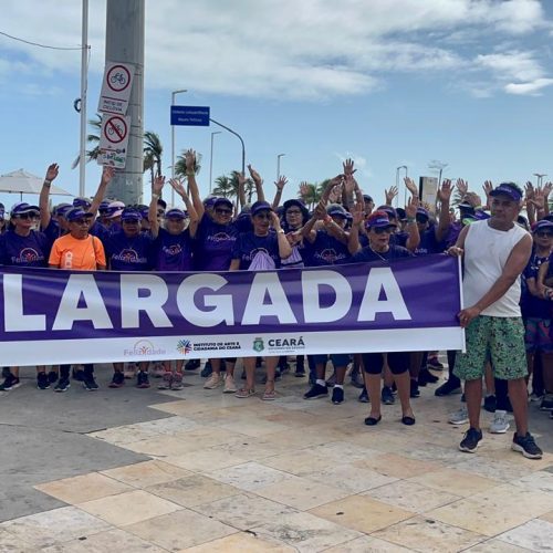 300 idosos participam da 1ª Caminhada do Projeto FelizIdade em alusão ao Dia da Pessoa Idoso