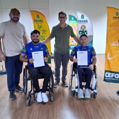 Atletas cearenses recebem passagens aéreas para disputar Campeonato Sudamericano de Parabadminton na Colômbia