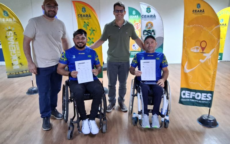 Atletas cearenses recebem passagens aéreas para disputar Campeonato Sudamericano de Parabadminton na Colômbia