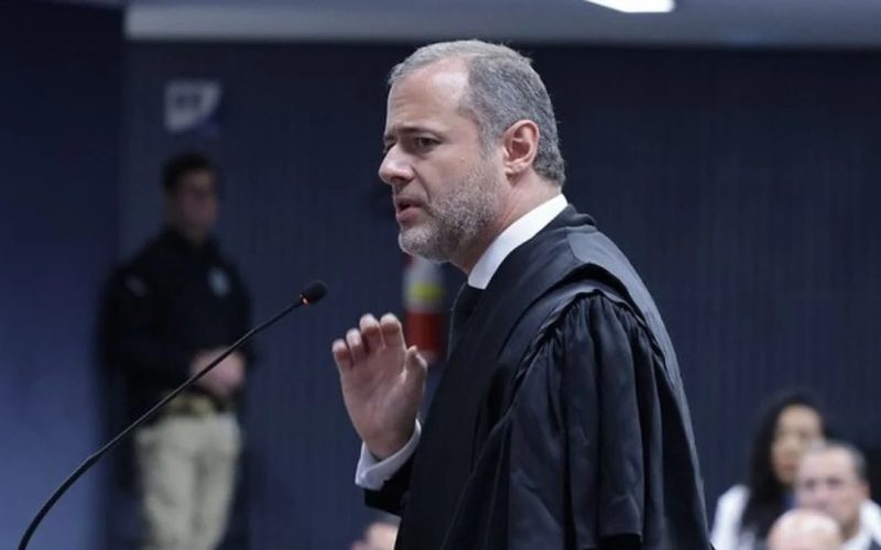 Absolvição de Bolsonaro é imperiosa para não termos nova versão caso Dreyfus, diz advogado
