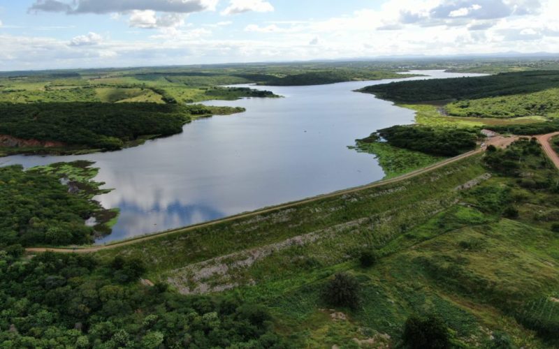 Quatro dos cinco maiores açudes do Ceará registram queda no volume de água