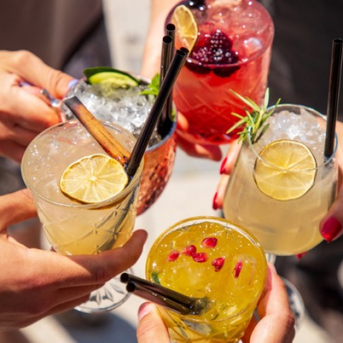 Para aproveitar o verão: veja três drinks com frutas ideais para dias quentes