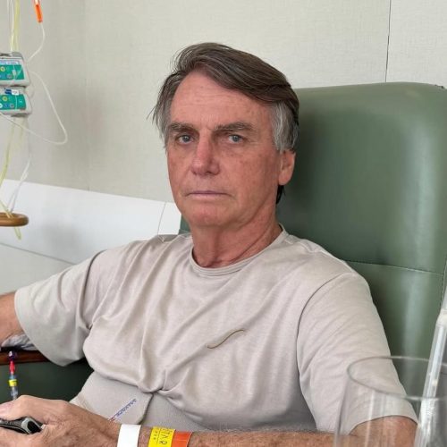 Bolsonaro passa mal, é internado e faz bateria de exames