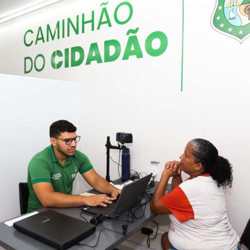 Caminhão do Cidadão leva serviços de documentação a sete municípios cearenses nesta semana