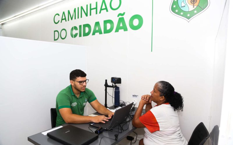Caminhão do Cidadão leva serviços de documentação a sete municípios cearenses nesta semana