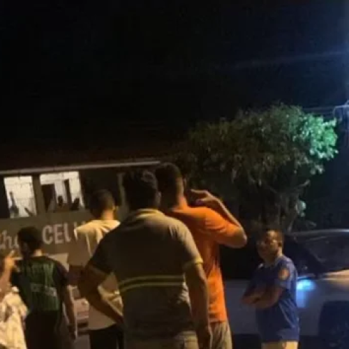 Duas pessoas morrem em acidente entre carro e motocicleta na CE-453, em Aquiraz