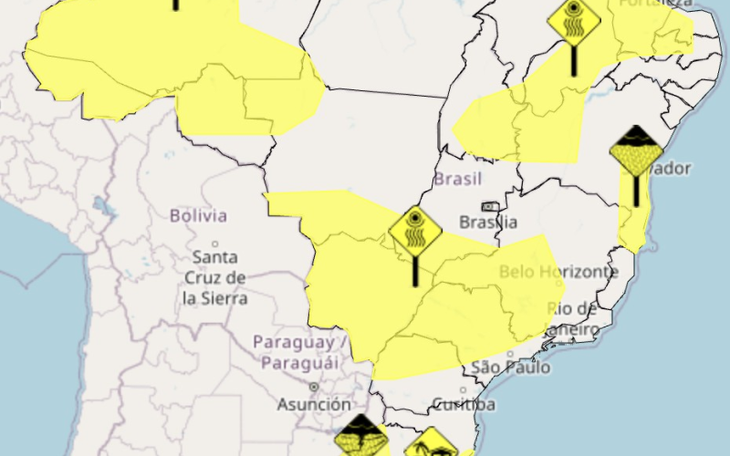 Frente fria traz chuva forte para o Sul, enquanto Sudeste e Centro-Oeste têm alerta para umidade