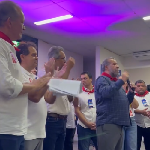 Carlos Lupi reafirma compromisso do PDT com democracia e causas populares no Ceará