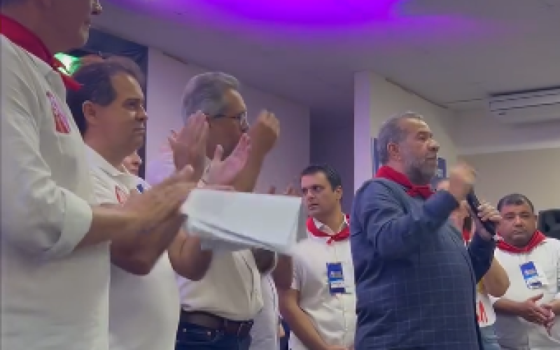 Carlos Lupi reafirma compromisso do PDT com democracia e causas populares no Ceará