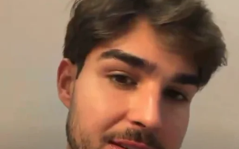 Após ser chamado de “sanguessuga”, affair de Carlinhos Maia rebate críticas e diz que não dará palco a polêmica