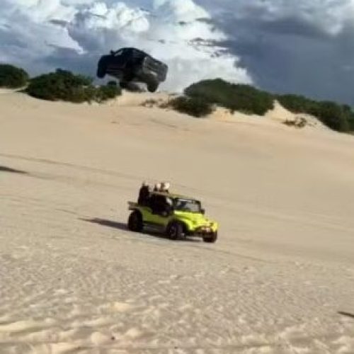 Picape que “voou” de duna no Ceará é vendida e vira atração em Russas