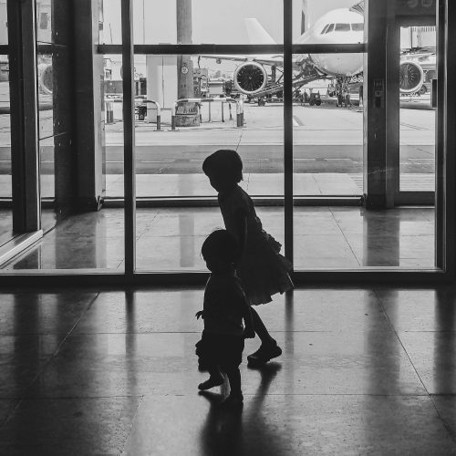 Cartórios do Ceará oferecem autorização de viagem para menores 100% online