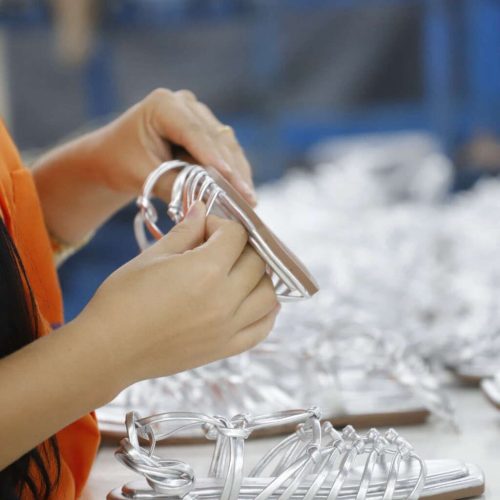 Ceará tem segundo melhor saldo de empregos na indústria entre Norte, Nordeste e Centro-Oeste