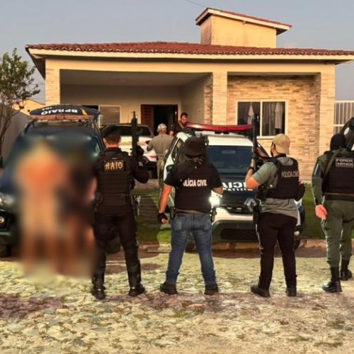 Chefe de grupo criminoso é preso com pistolas e 200 munições em Caucaia