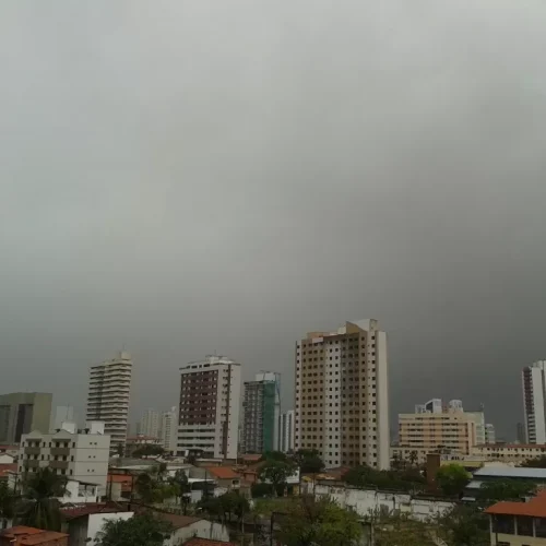 Chuva atinge 72 cidades: Quixeramobim e Fortaleza lideram volumes