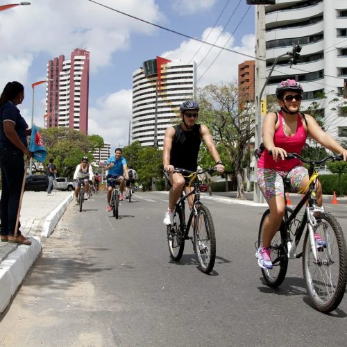 Ciclofaixa de Lazer movimenta o domingo em Fortaleza com rotas e atividades infantis