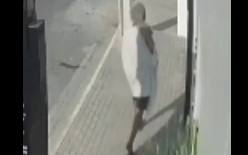 Criminoso disfarçado com lençol invade flat e assalta recepcionista em Camocim