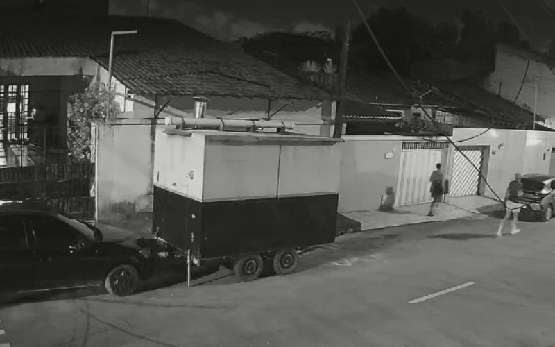 Família é rendida na porta de casa durante assalto em Fortaleza