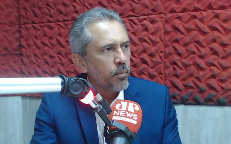 Elmano diz que empresa da obra do Anel Viário não cumpriu cronograma e que repasses estão em dia