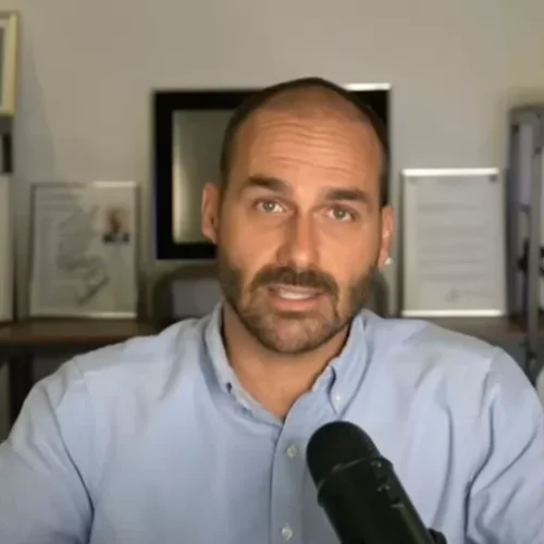 Após cassação, Eduardo Bolsonaro diz que perda do mandato é ‘medalha de honra’