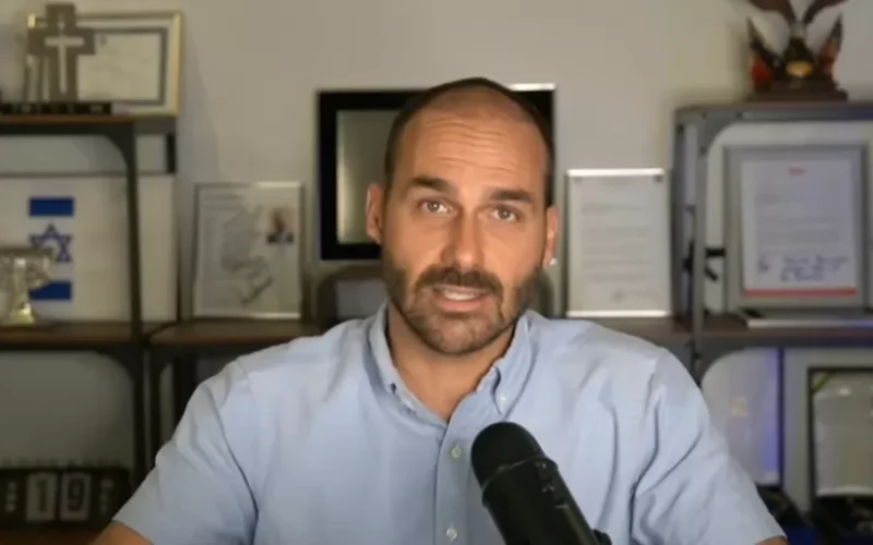 Após cassação, Eduardo Bolsonaro diz que perda do mandato é ‘medalha de honra’