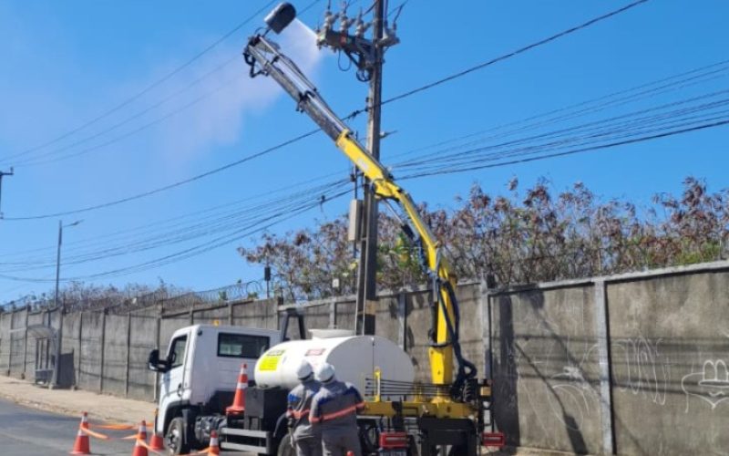 Enel realiza lavagem preventiva em 2,4 mil km de rede elétrica no Ceará