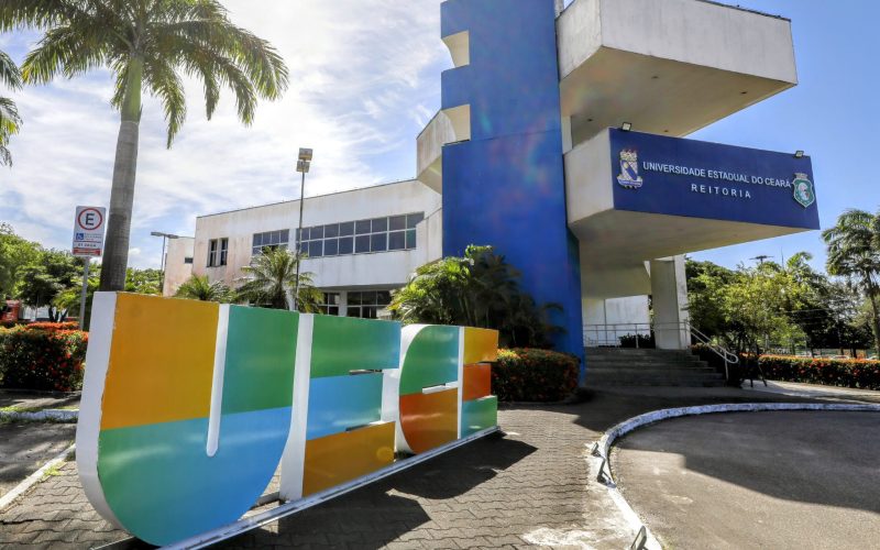 UeceVest prorroga inscrições para cursinhos Intensivo e Extensivo até esta quarta-feira (28)