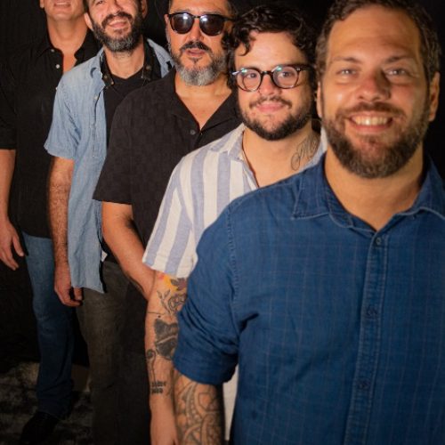 Felipe Cazaux & Groovaux lançam “Mesmo assim”