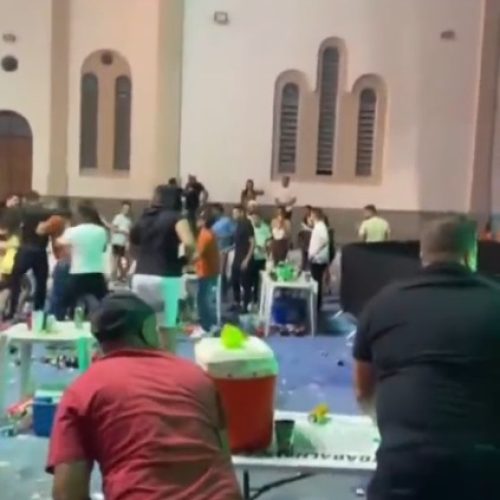 Festa de aniversário de Potengi termina em confusão generalizada próximo à Igreja Matriz