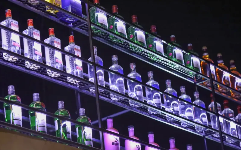 Sobe para três o número de casos suspeitos de intoxicação por metanol no Ceará; veja lista de cidades