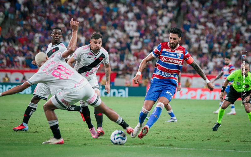 Com um a mais, Fortaleza leva 2 a 0 do Vasco no Castelão e segue na zona de rebaixamento da Série A