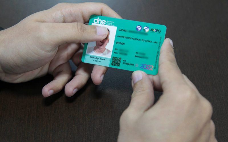 Carteira estudantil 2026 já pode ser solicitada em Fortaleza; saiba como fazer o pedido